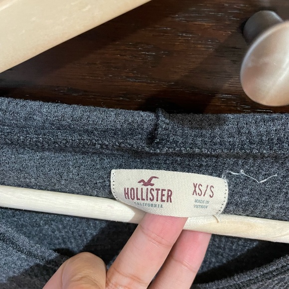 HOLLISTER THIN HOODIE - Picture 2 of 3